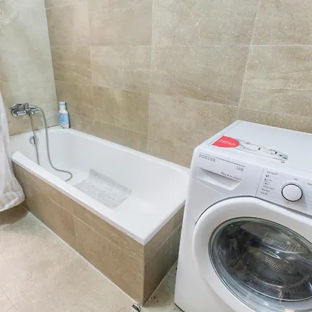 Apartament Lovely & Spacious Close To The By 360 Estates *