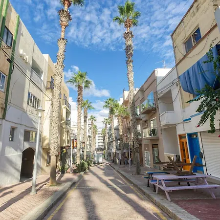 Lovely & Spacious Close To The By 360 Estates Apartament