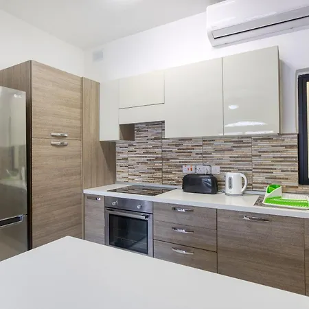 Lovely & Spacious Close To The By 360 Estates Apartment