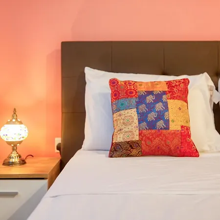 Apartament Lovely & Spacious Close To The By 360 Estates *