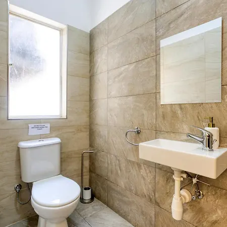 Apartament Lovely & Spacious Close To The By 360 Estates