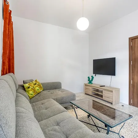 Lovely & Spacious Close To The By 360 Estates * St. Paul's Bay