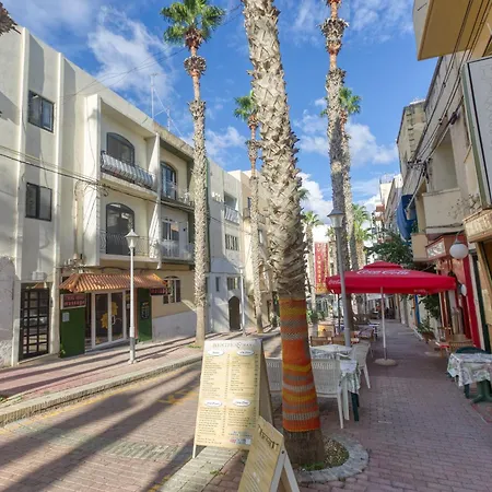 Lovely & Spacious Close To The By 360 Estates * St. Paul's Bay