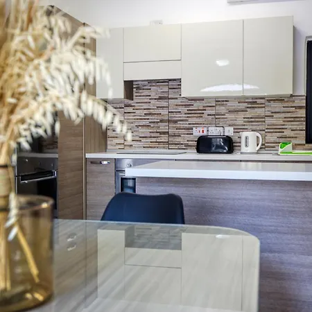 Appartamento Lovely & Spacious Close To The By 360 Estates