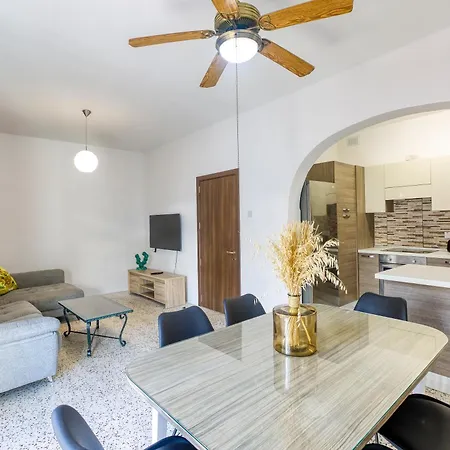 Lovely & Spacious Close To The By 360 Estates St. Paul's Bay